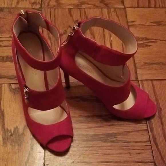 Shoes - Picture 3 of 3